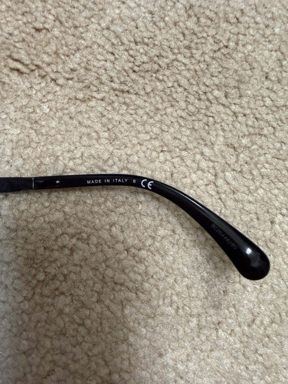 CHANEL Black Gloss Cat-Eye Sunglasses with Branded Case - Picture 3 of 4